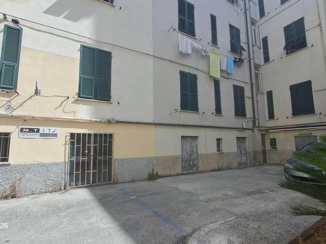 Magazzino in vendita a La Spezia