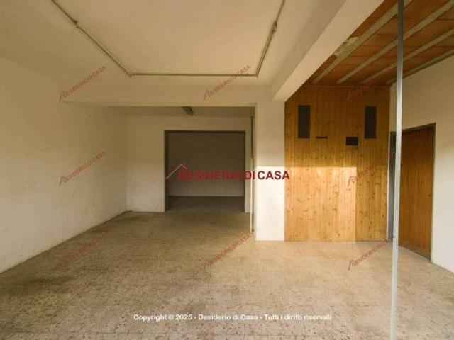 Magazzino in vendita a Lascari