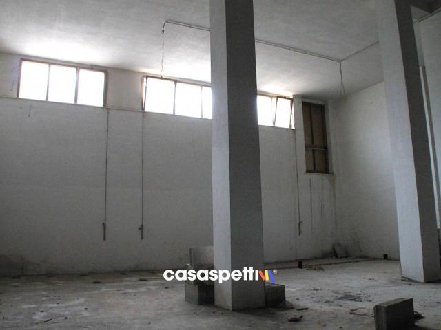 Magazzino in vendita a Lecce
