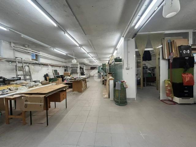 Magazzino in vendita a Lissone