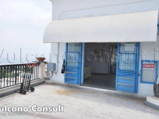 Magazzino in vendita a Lipari