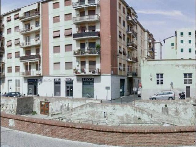 Magazzino in vendita a Livorno