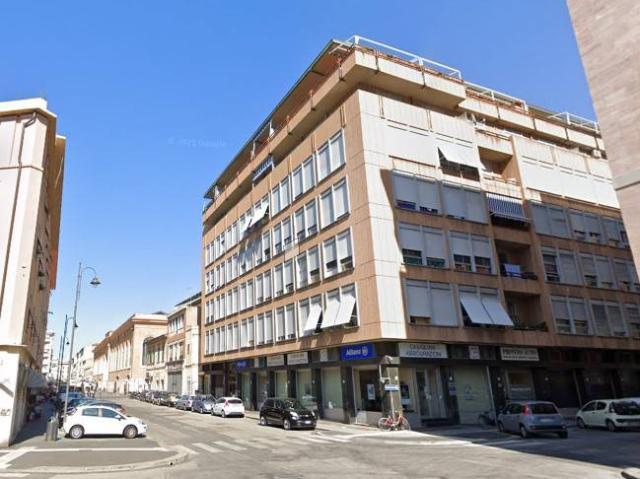 Magazzino in vendita a Livorno