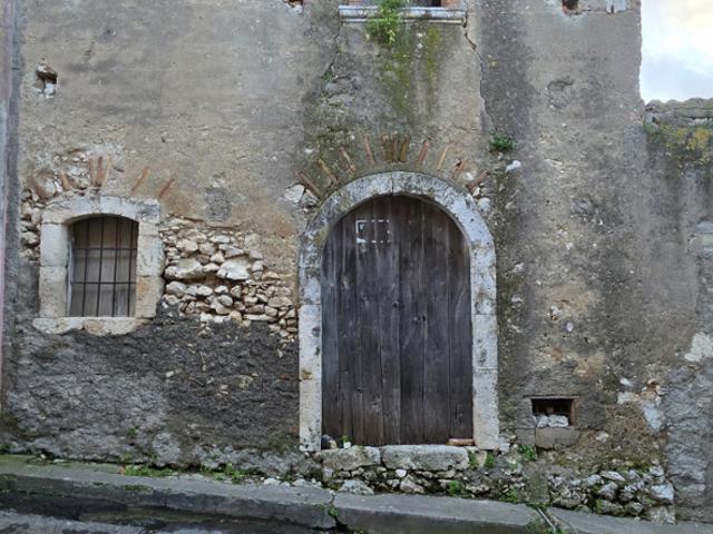 Magazzino in vendita a Pace del Mela