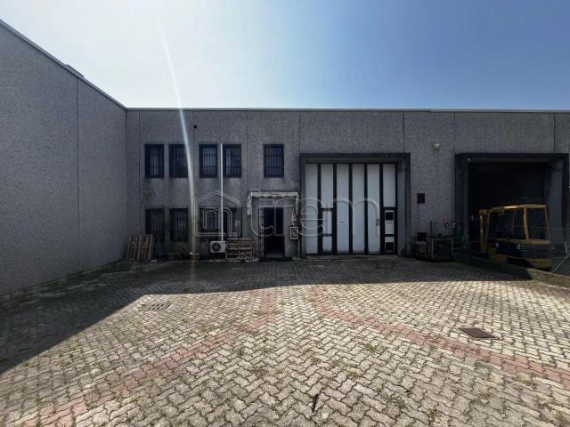 Magazzino in vendita a Paderno D'Adda