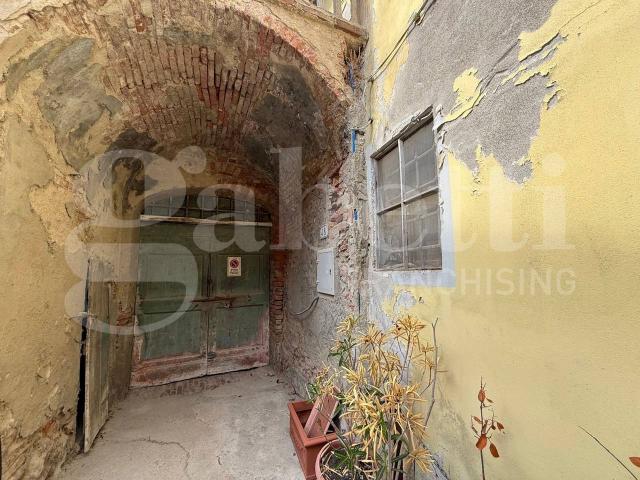 Magazzino in vendita a Palaia