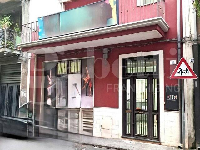 Magazzino in vendita a Paterno'