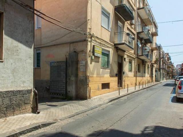 Magazzino in vendita a Paternò
