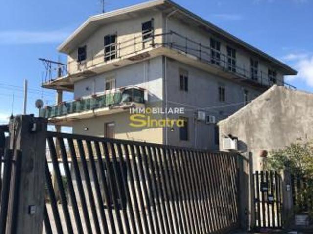 Magazzino in vendita a Paterno'