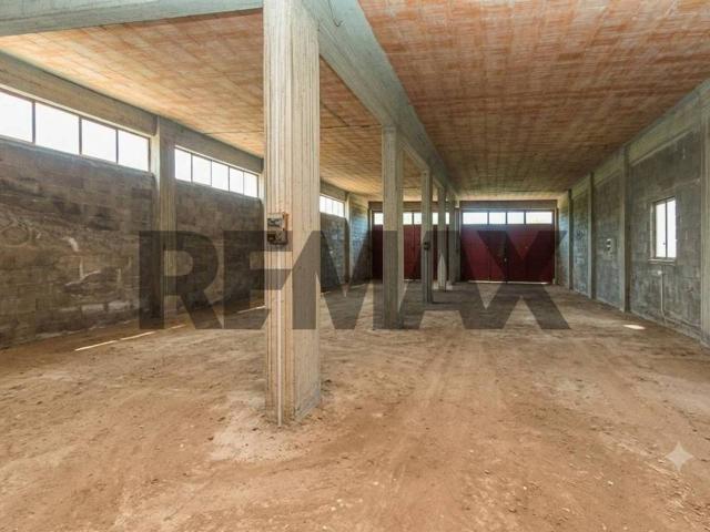 Magazzino in vendita a Pedara