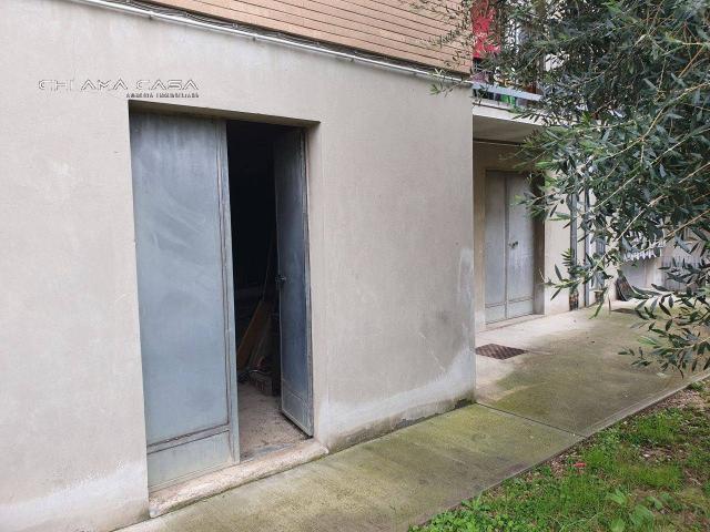 Magazzino in vendita a Pesaro