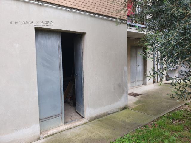 Magazzino in Vendita a Pesaro