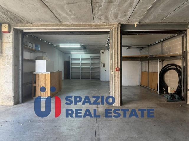 Magazzino in vendita a Pescara
