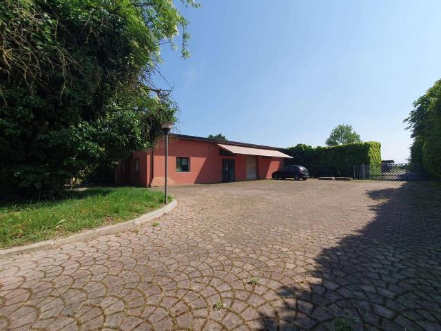 Magazzino in vendita a Pernumia