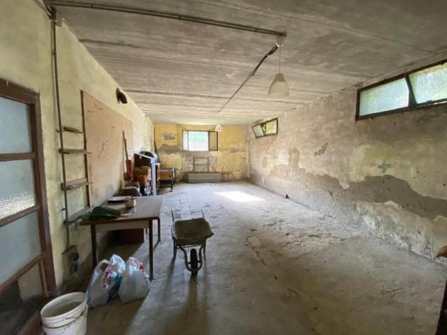 Magazzino in vendita a Pietroconti Pontedera 210 mq Rif: 1274271