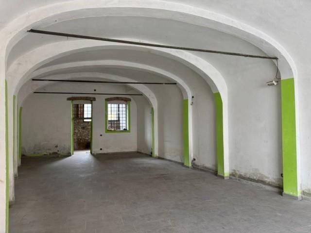 Magazzino in vendita a Pistoia