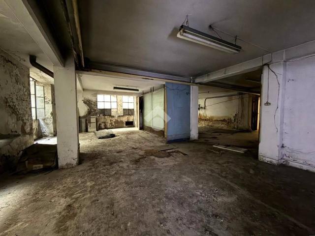 Magazzino in vendita a Pistoia