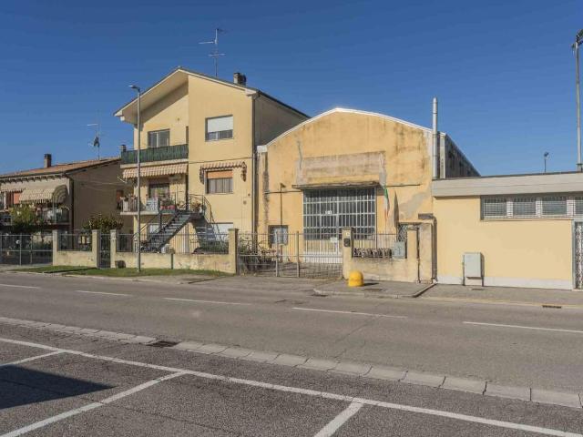 Magazzino in vendita a Poggio Renatico