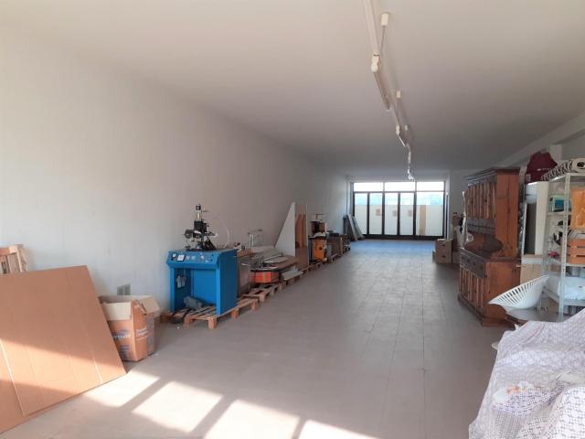 Magazzino in Vendita a Pontedera