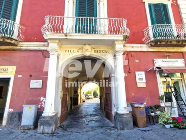 Magazzino in vendita a Portici