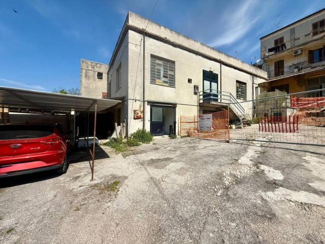 Magazzino in vendita a Recanati
