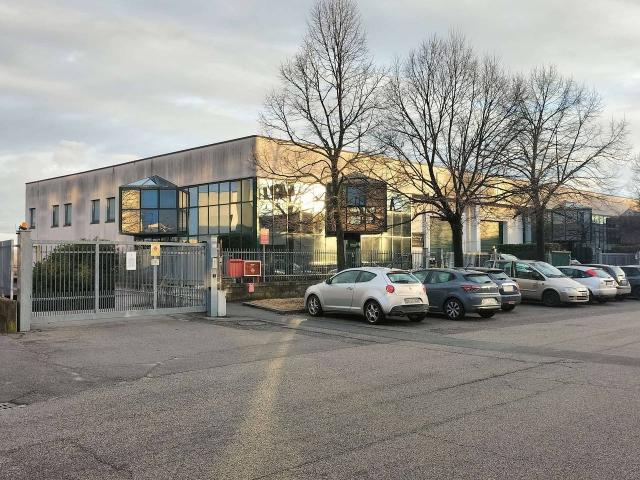 Magazzino in vendita a Rivoli