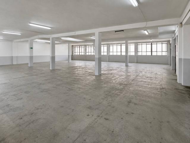 Magazzino in vendita a Rivoli, Cascine Vica