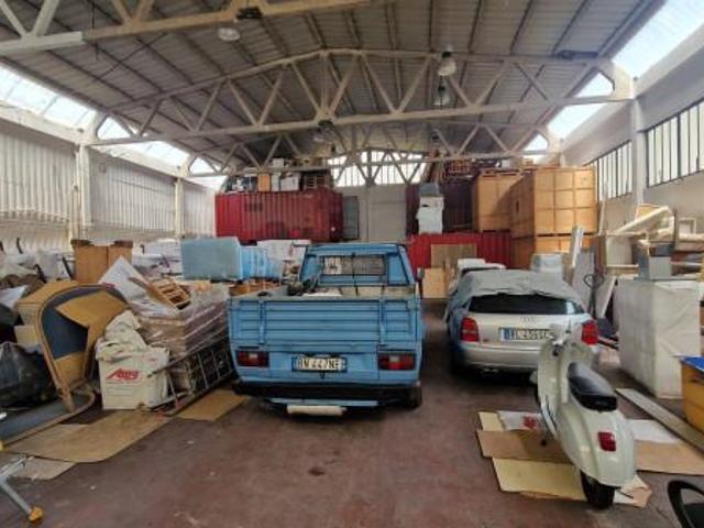 Magazzino in vendita a Roma