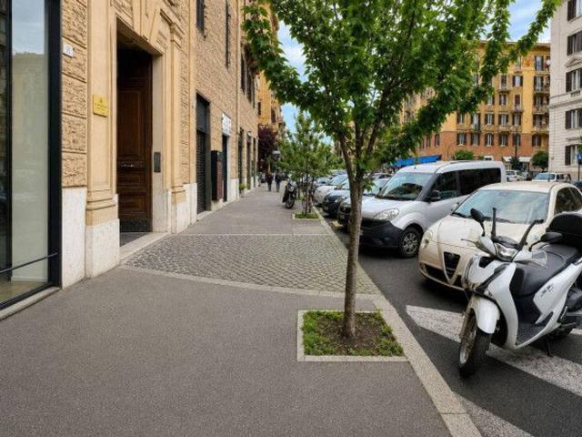 Magazzino in vendita a Roma