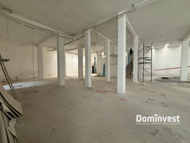 Magazzino in Vendita a Roma