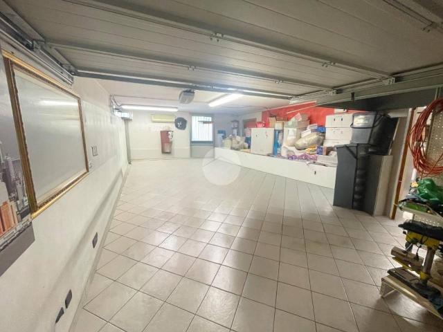 Magazzino in vendita a Romano Di Lombardia