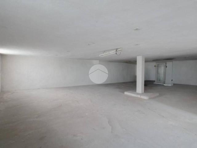 Magazzino in vendita a Romano Di Lombardia