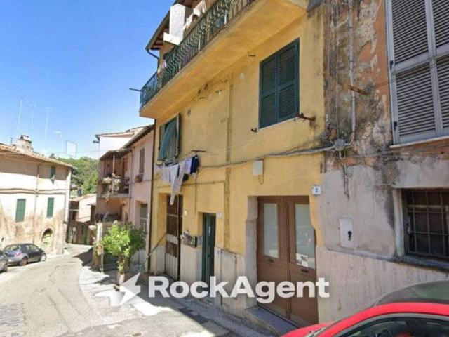 Magazzino in vendita a Ronciglione