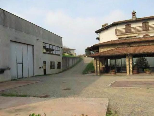 Magazzino in Vendita a Rovescala