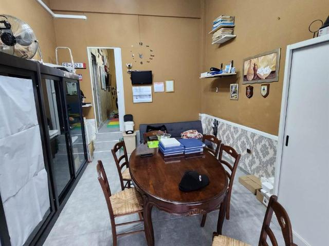 Magazzino in vendita a Salerno