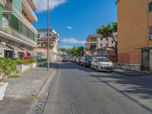Magazzino in vendita a San Giorgio A Cremano
