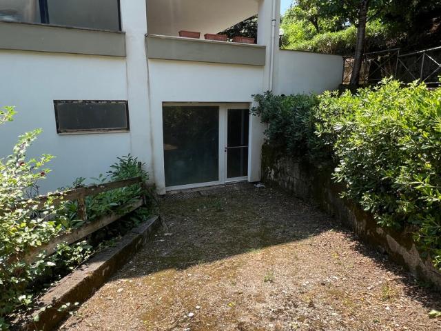 Magazzino in vendita a Santa Marina