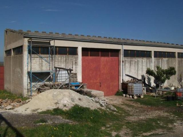 Magazzino in vendita a Santeramo In Colle