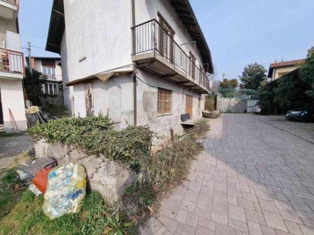 Magazzino in vendita a Sesto Calende