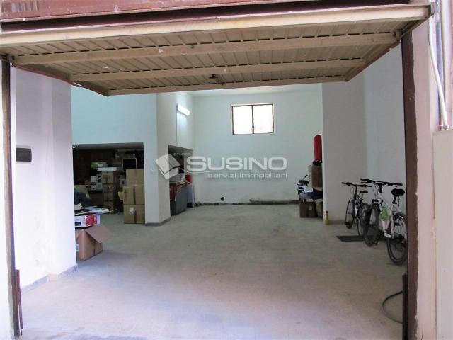 Magazzino in vendita a Siracusa