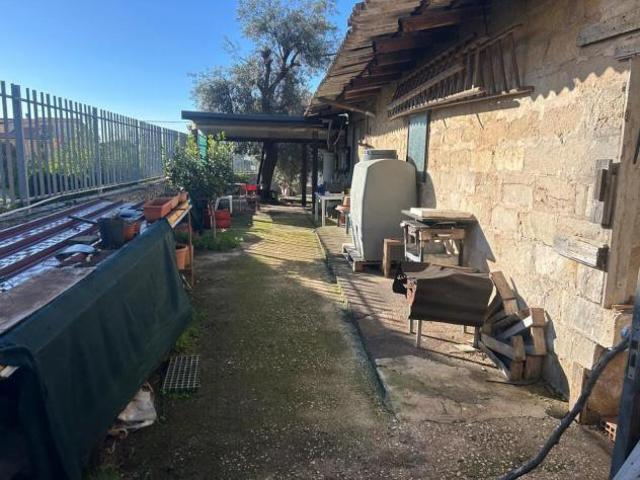 Magazzino in vendita a Siracusa