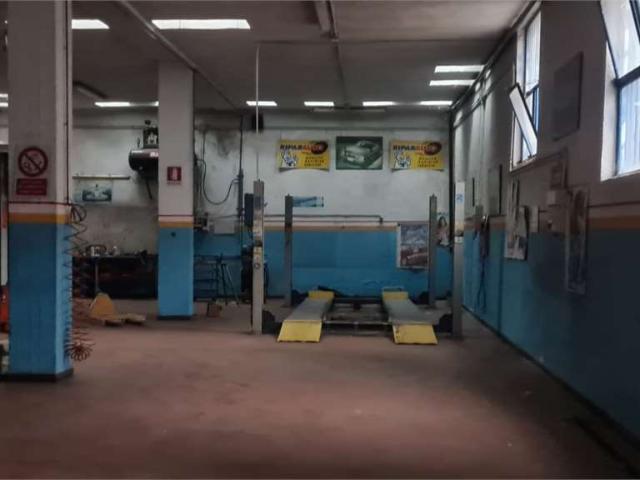 Magazzino in Vendita a Spoleto