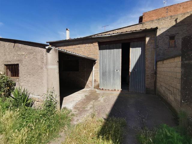 Magazzino in vendita a Tuscania