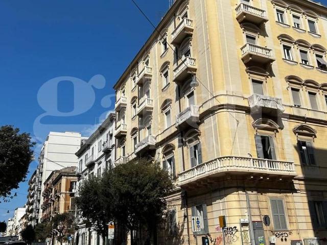 Magazzino in vendita a Taranto