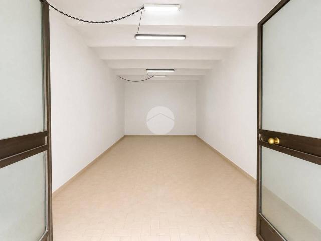 Magazzino in vendita a Terni