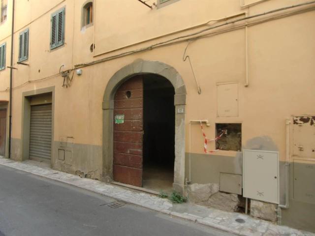 Magazzino in vendita a Terranuova Bracciolini