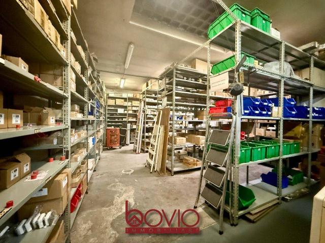 Magazzino in vendita a Torino
