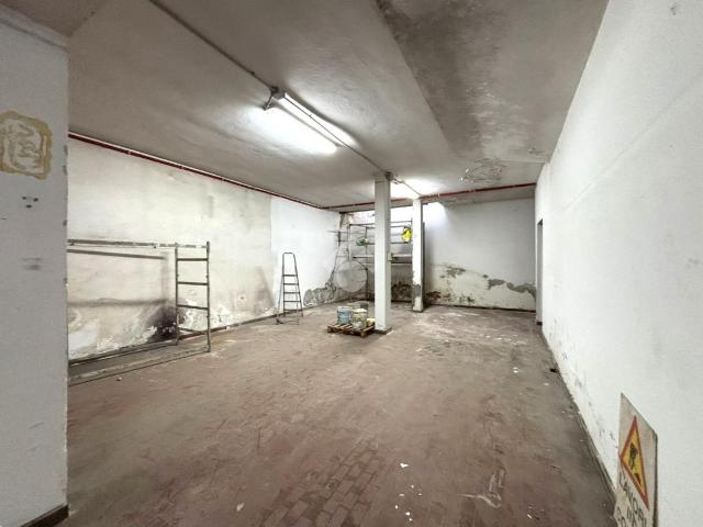 Magazzino in vendita a Torino