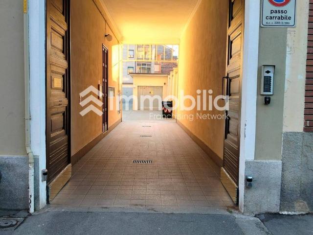 Magazzino in vendita a Torino