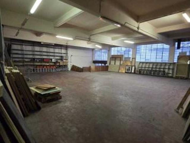 Magazzino in vendita a Torino